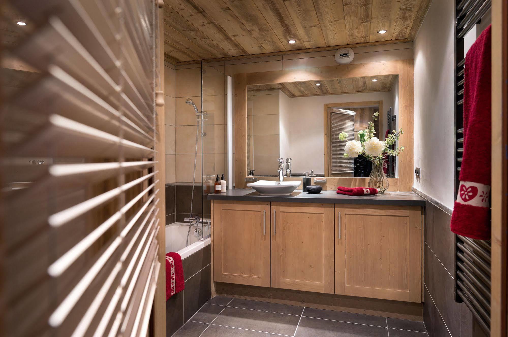 Cgh Residences And Spa Les Chalets De Leana Ле Каро д'Араш Екстериор снимка
